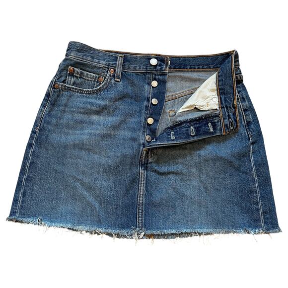 Levis Ribcage Button Fly Raw Hem Cut Off Denim Mini Skirt Blue Size 29 - Picture 3 of 8